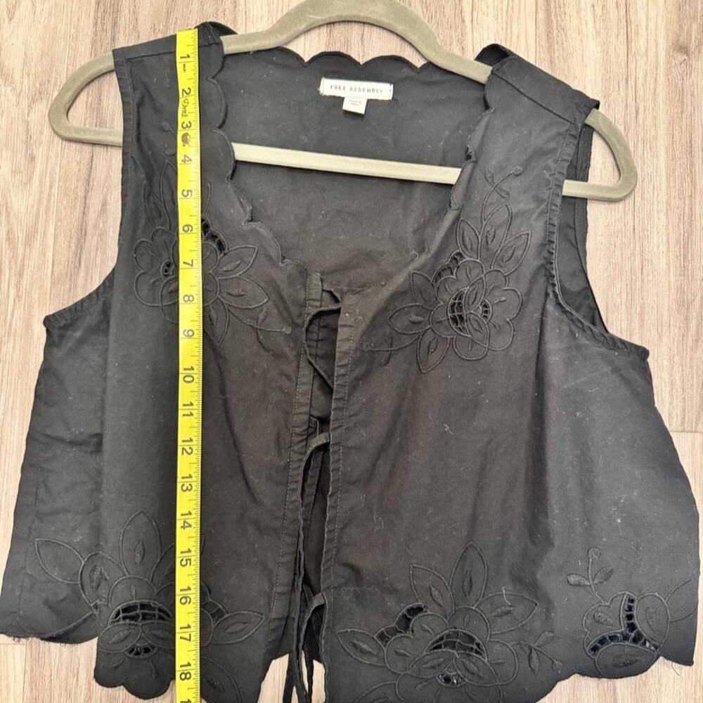 Free assembly black floral embroidered top
